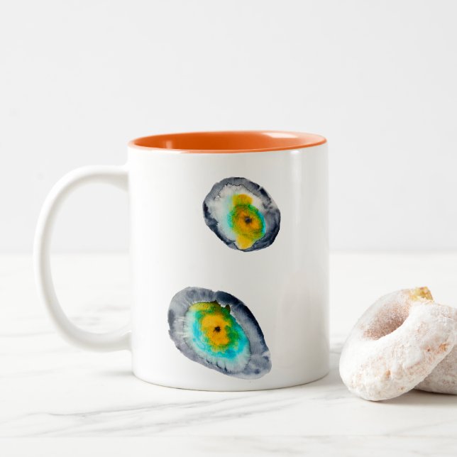 abstrakte Austern-Muscheln Zweifarbige Tasse (Mit Donut)