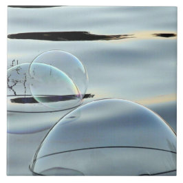 abstrakte Blasen auf der Wasser-Keramikfliese Fliese