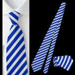Abstrakte, blau-weiß gestreifte Muster Krawatte<br><div class="desc">Abstraktes Muster in blau und weiß gestreift.</div>