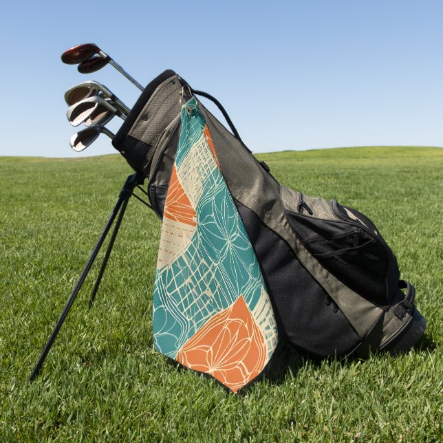 Abstrakte Blumen in Türkis, Orange und Beige Golfhandtuch (Gras)
