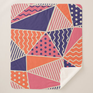 Abstrakte Dreiecke: Vintager geometrischer Hinterg Sherpadecke