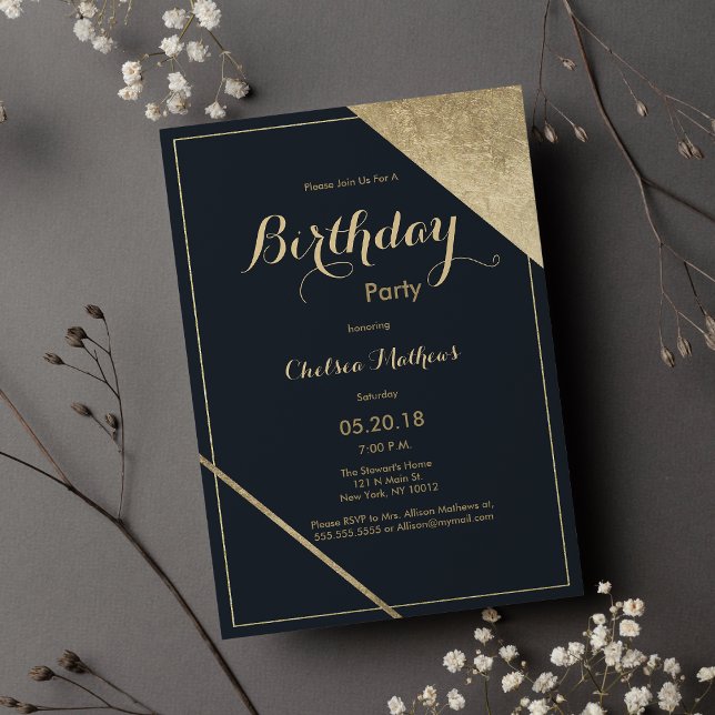 Abstrakte dunkelblaue goldene geometrische Geburts Einladung (Abstract dark blue gold geometric Birthday Party)