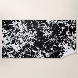 Abstrakte Eisbildung in Schwarz und Weiß Strandtuch