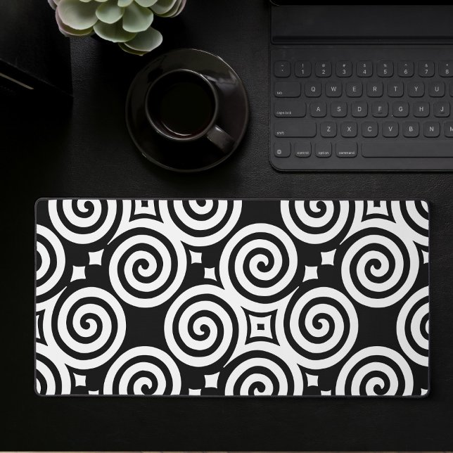 Abstrakte geometrische Gaming-Schreibtischmatte in Schreibtischunterlage (Large desk mat with black and white abstract geometric pattern, full desk mouse pad)