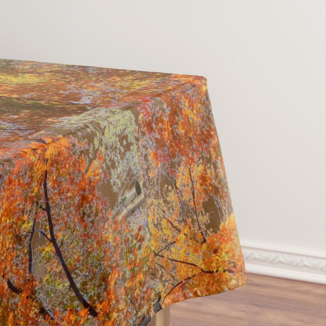 Abstrakte Herbstblätter auf Baumtabletten Tischdecke (Beispiel)