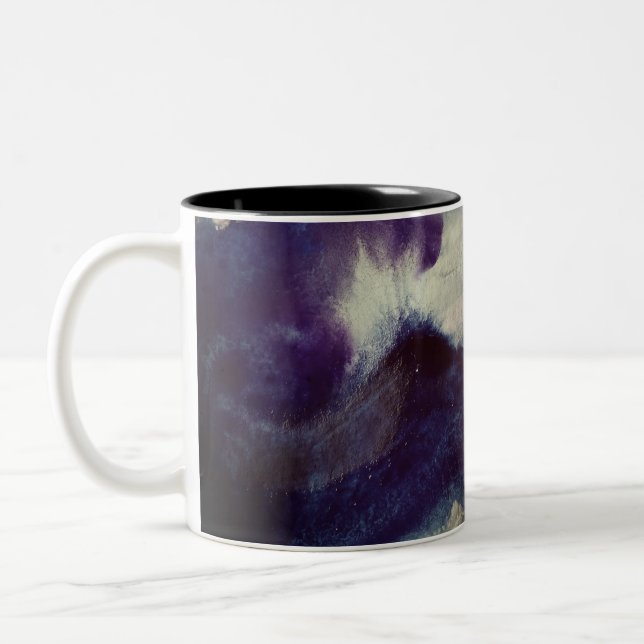 Abstrakte Kunst im Ozean Zweifarbige Tasse (Links)