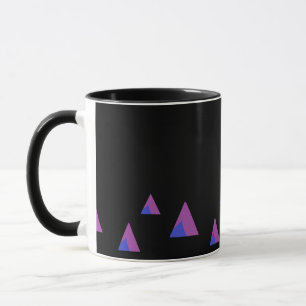 Abstrakte lila Dreiecke in Schwarz Tasse