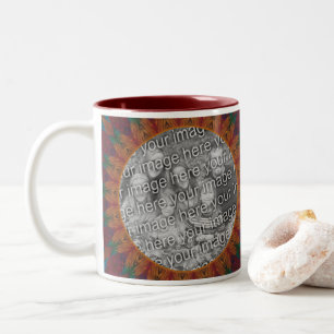 Abstrakte Naturkunstrahmen gestalten Ihr eigenes F Zweifarbige Tasse