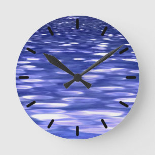Abstrakte Nummer 3: Blauschimmer Runde Wanduhr