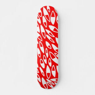 Abstrakte Petals - weiß auf rot Skateboard