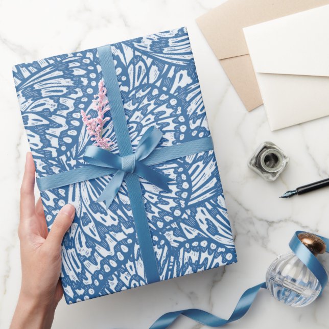 Abstrakte Schmetterlingstierwerbung in Blau Geschenkpapier (Schenken)