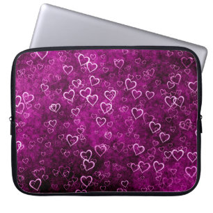 Abstrakte schöne Herzen auf einem ramponierten lil Laptopschutzhülle