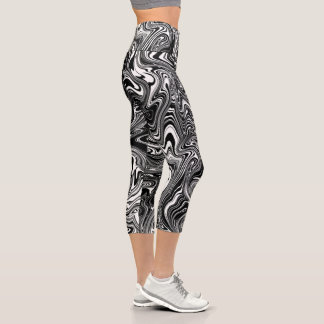 Abstrakte Schwarz-Weiß-Liquid Marble Capri Leggings