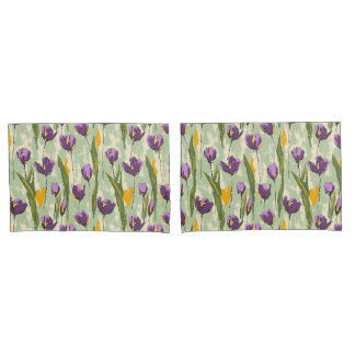 Abstrakte Tulip Blüten auf grünem Hintergrund Kissenbezug