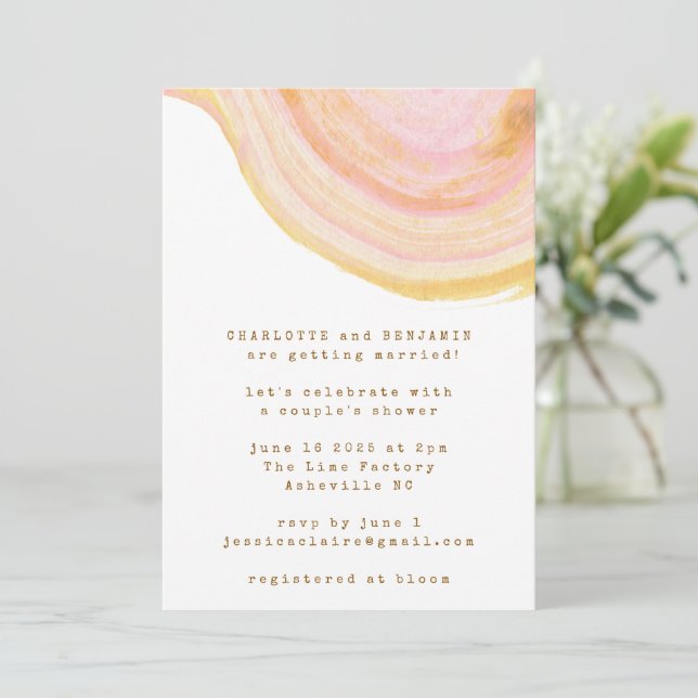 Abstrakte Wasserfarbe Rosa Swirl Paare Dusche Einladung (Stehend Vorderseite)