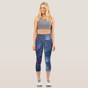 Abstrakter Fraktal-Nebel und geometrischer Morph Capri Leggings