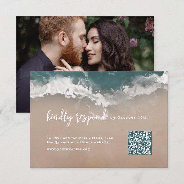 Abstrakter funkelnder QR-Code am Meeresstrand RSVP Karte (Vorne/Hinten)