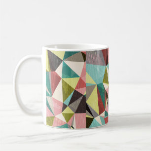 Abstrakter Hintergrund mit Dreiecken und farbigen Kaffeetasse