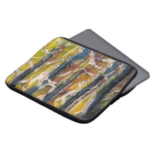 Abstrakter Wald durch Bäume Laptopschutzhülle
