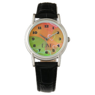 Abstraktes Design mit Initialen von Hörstücken und Armbanduhr