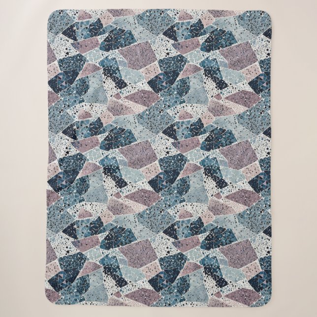 Abstraktes Design von Blue und Mauve Terrazzo Sherpadecke (Vorderseite)