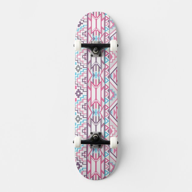 Abstraktes geometrisches aztekisches Muster 3 Skateboard (Vorderseite)