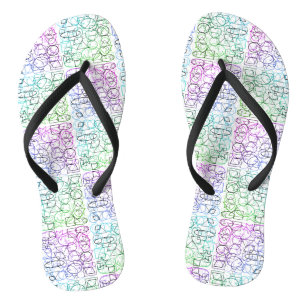 Abstraktes geometrisches Muster Gekachelt und ge Flip Flops