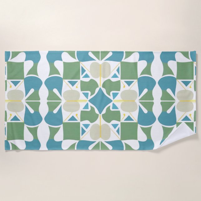 Abstraktes geometrisches Muster in grün und blau Strandtuch (Vorderseite)