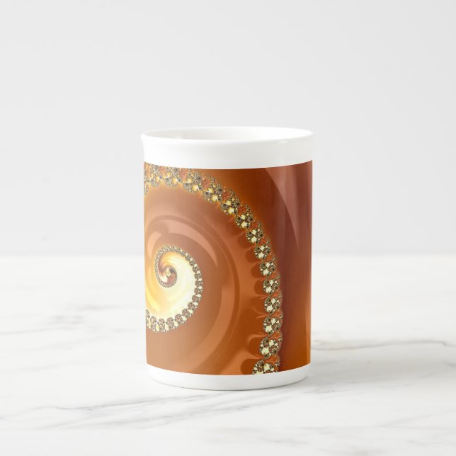 Abstraktes Gold Orange Gradient Spiral Fraktal Prozellantasse (Vorderseite)