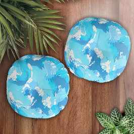 Abstraktes, hellblaues Muster und weiß Rundes Kissen