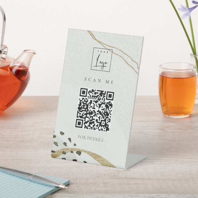 Abstraktes Ivory Gold Black Gray Stone QR-Logo Sockelschild (In SItu)
