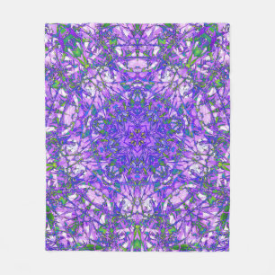 Abstraktes Kaleidoskop-Muster in Lila und grün Fleecedecke