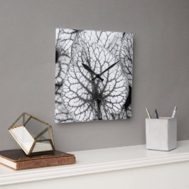 Abstraktes Leaf Quadratische Wanduhr