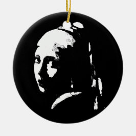 Abstraktes Mädchen mit Perlenohrring Keramik Ornament