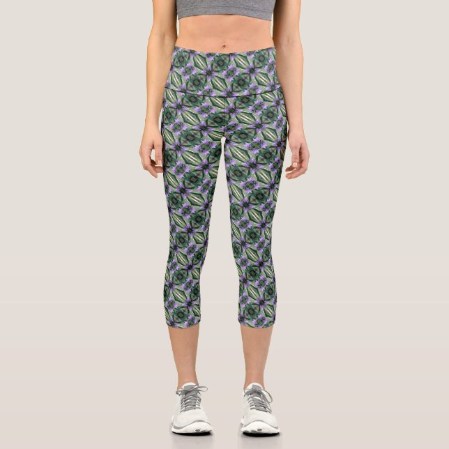 Abstraktes Muster in zarten violetten Blumen Capri Leggings (Vorderseite)