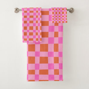 Abstraktes Muster karierter Formen in Rosa   Badhandtuch Set