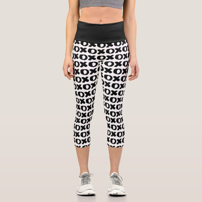 Abstraktes Schwarz-Weiß-Muster Capri Leggings (Vorderseite)
