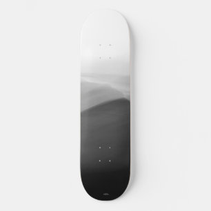 Abstraktes Skateboard-Foto in Schwarzweiß Skateboard
