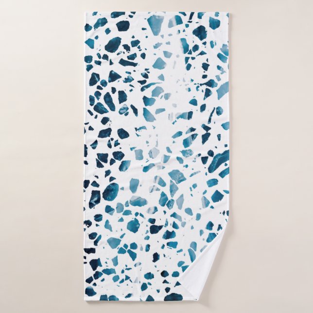 Abstraktes Terrazzo Mosaic Navy & Light Blue Muste Badehandtuch (Badehandtuch)