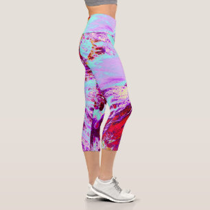 Abstraktes tropisches Wasser und Blume des Lila Hi Capri Leggings