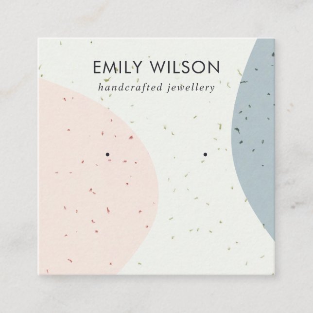 ABSTRCT KERAMIK BLUSH GRAY STUD EARRING DISPLAY QUADRATISCHE VISITENKARTE (Vorderseite)