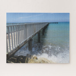 Abstürzen von Wellen auf Wharf-Design