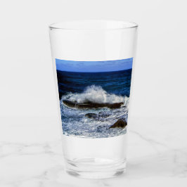 Absturzwelle auf Rockformglas Glas