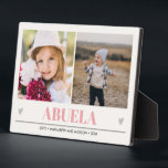 ABUELA Grandchildren 2 Foto PINK GRAUE HERZEN Fotoplatte<br><div class="desc">Mit diesem phantastischen Design, das zwei (2) Ihrer Lieblings-Fotos verwendet, und ABUELA erscheint ganz unten in zarten CORAL PINK Schriften mit wenig grauem Herz, um Oma oder "Mama, die gerade zu Oma befördert wurde" zu Weihnachten oder Großeltern den perfekten Saft zu schaffen. Perfekte Geschenkidee, um mit Ultraschall oder Sonogramm Bild...</div>