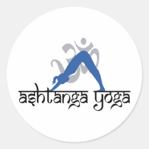 Abwärtsgerichtetes HundAshtanga Yoga Runder Aufkleber