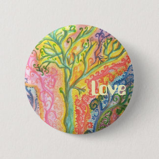 Abzeichen mit buntem Baum-Entwurf und "Liebe " Button