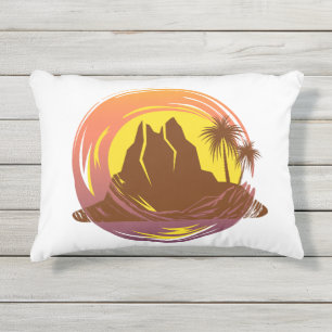 Abzeichen mit tropischer Vulkanlandschaft und Palm Kissen Für Draußen