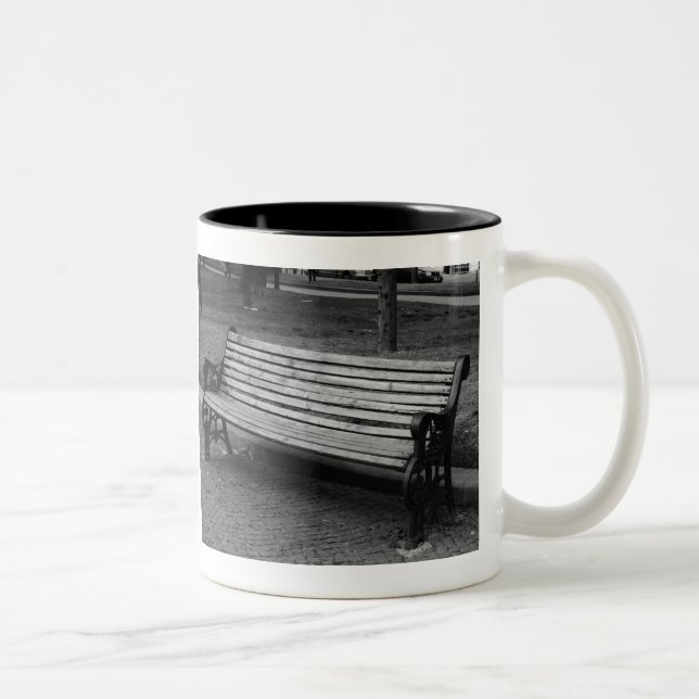 Accomplissez la tasse noire et blanche (Droit)