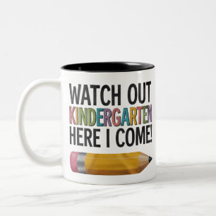 Achtung Kindergarten, ich komme Zurück zur Schule  Zweifarbige Tasse