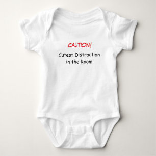 Achtung: Niedliche Ablenkung im Zimmer - Adorable Baby Strampler